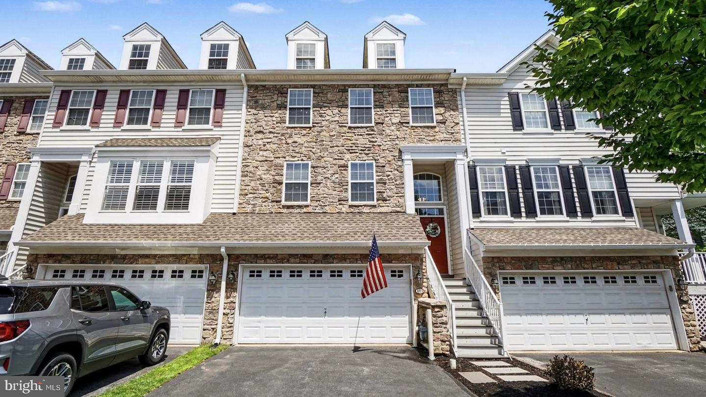 2723 Whittleby Ct — photo