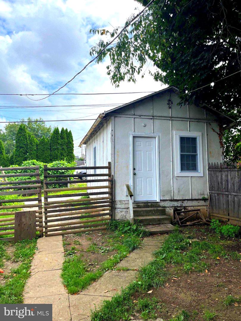 73 S 6th Ave — photo