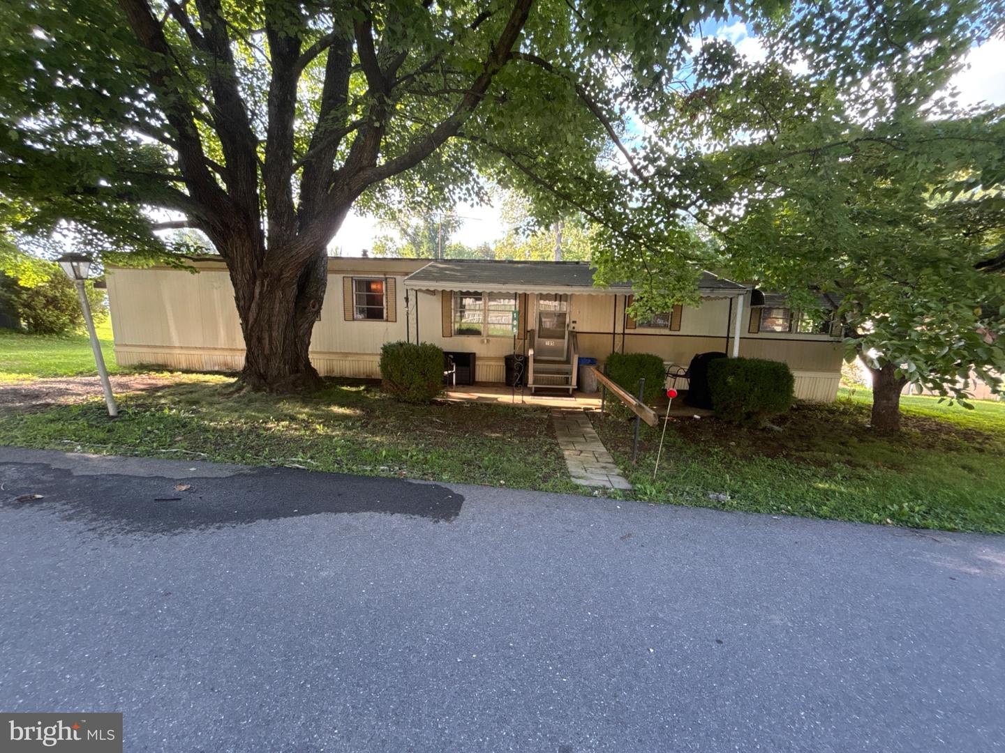 105 Azalea Cir. — photo