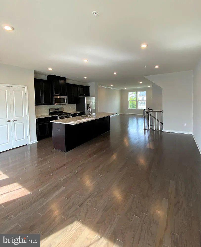 745 Quarry Point Rd — photo