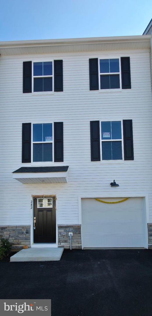 242 Talucci Dr — photo