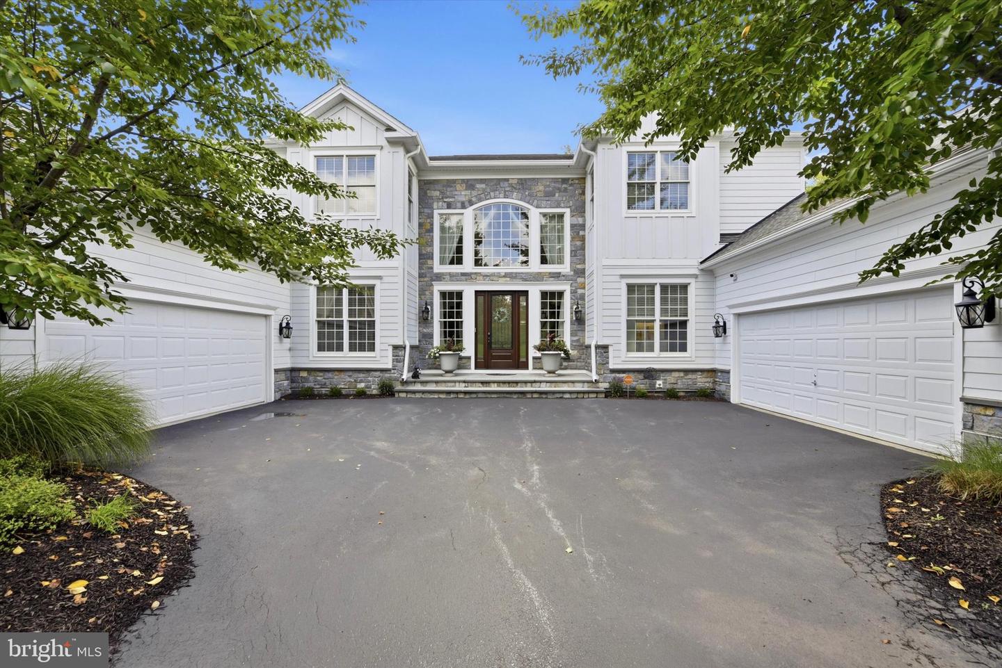 1476 E Stonington Dr — photo