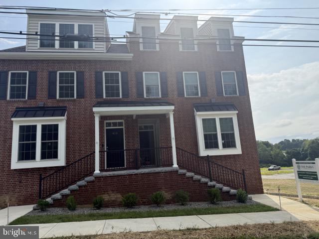 411 Wharton St — photo