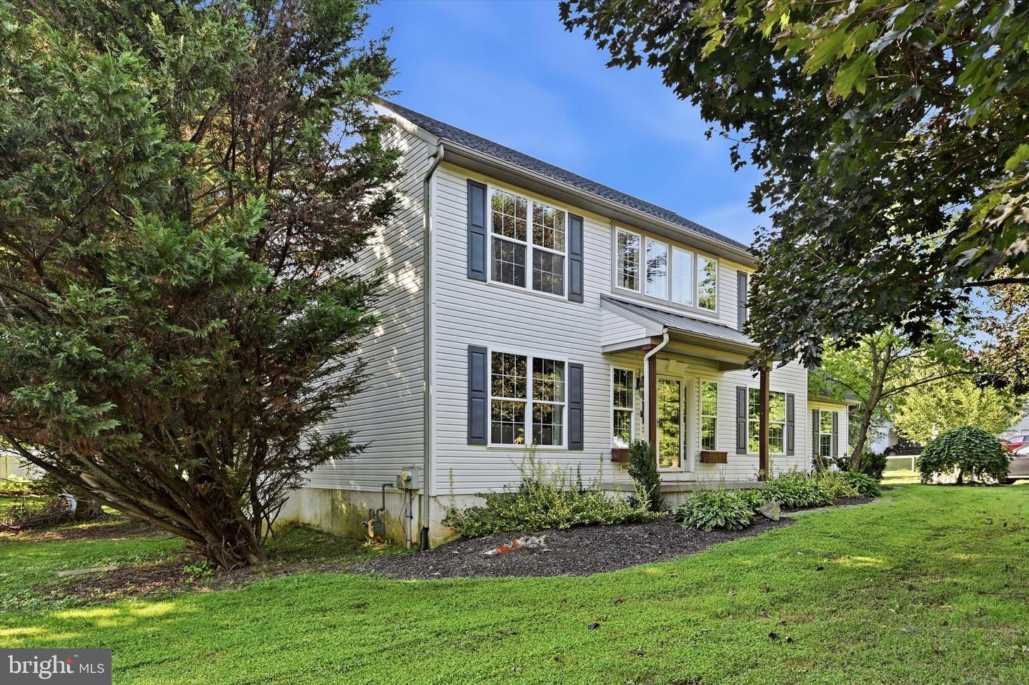 204 Country Dr — photo