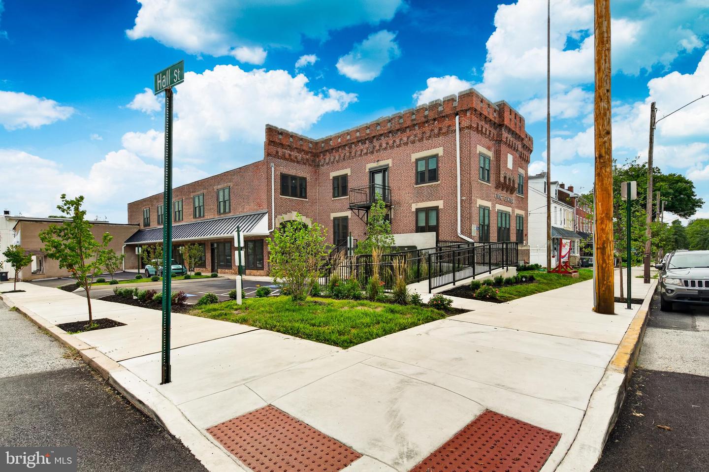 123 S Main St #6 — photo