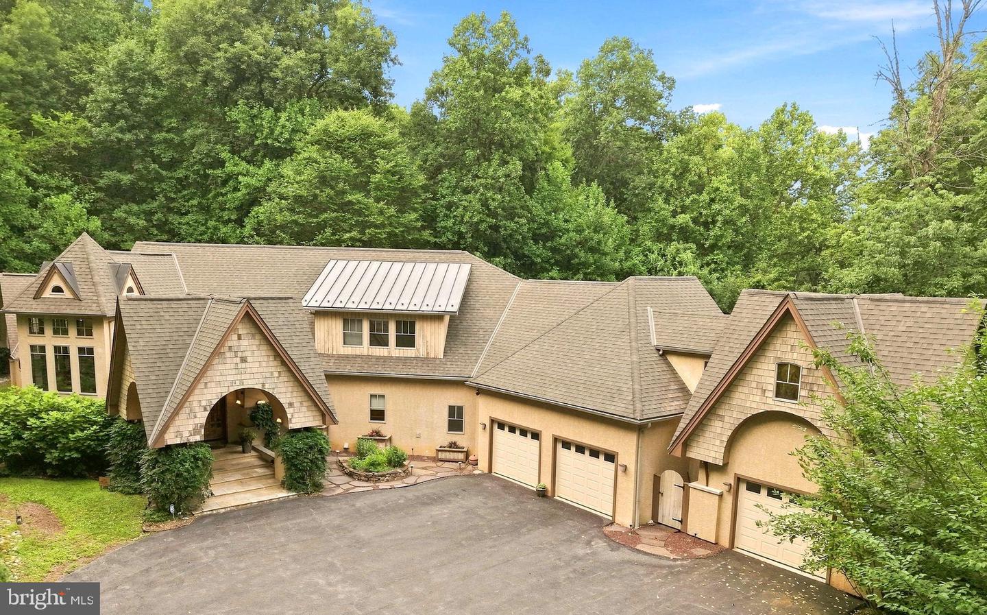 1741 Hilltop Road, Spring City, PA 19475