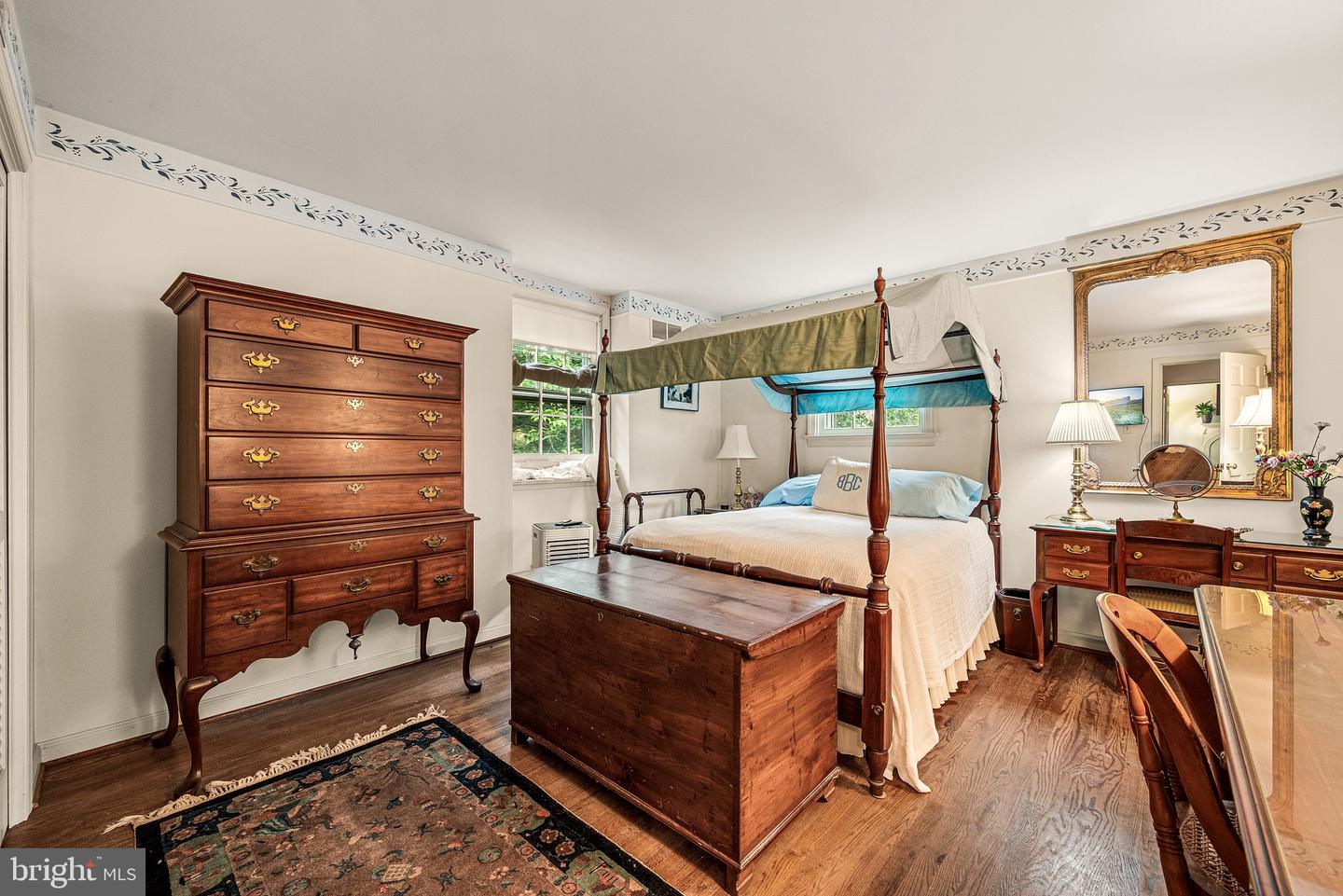1012 Robin Dr — photo