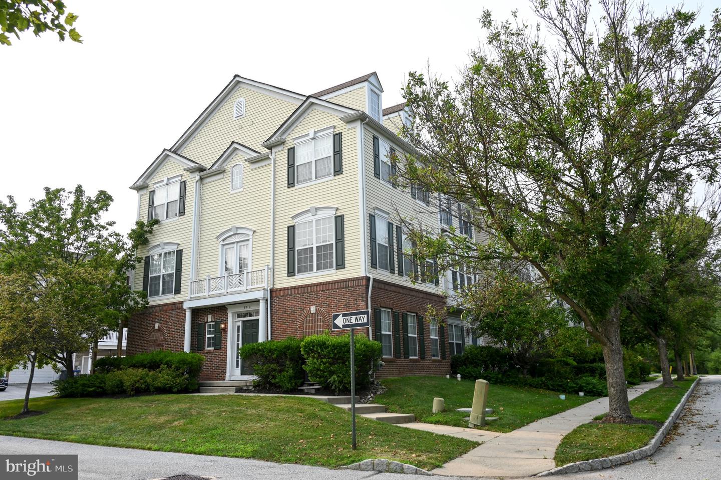 1910 Cavalier Ln — photo
