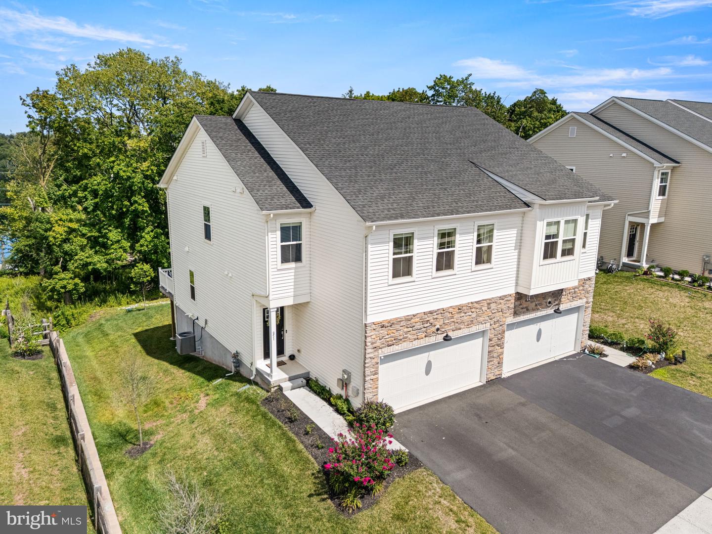 851 Pecan Rd — photo