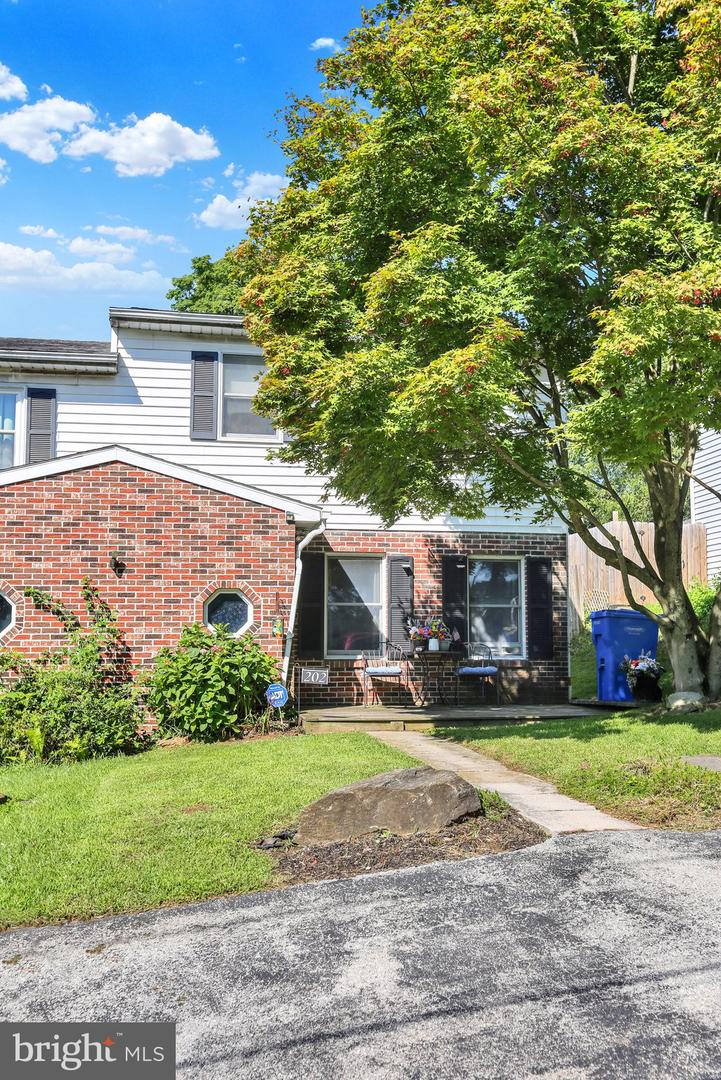 202 Green St — photo