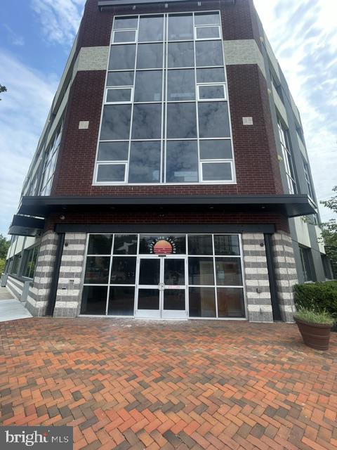 99 Bridge St #206 — photo