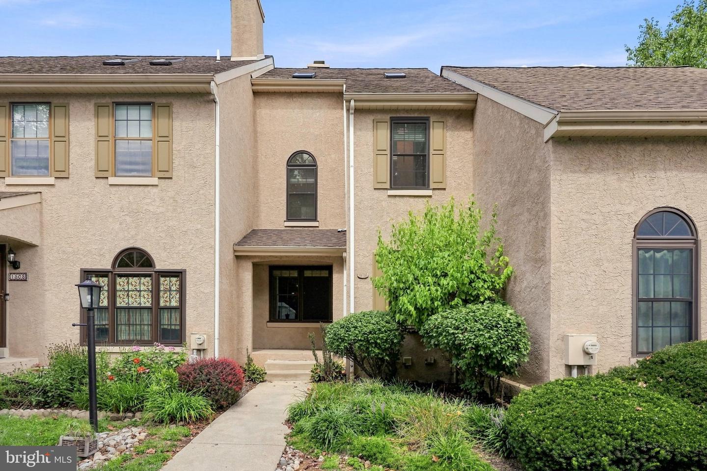 1502 Quincy Pl — photo