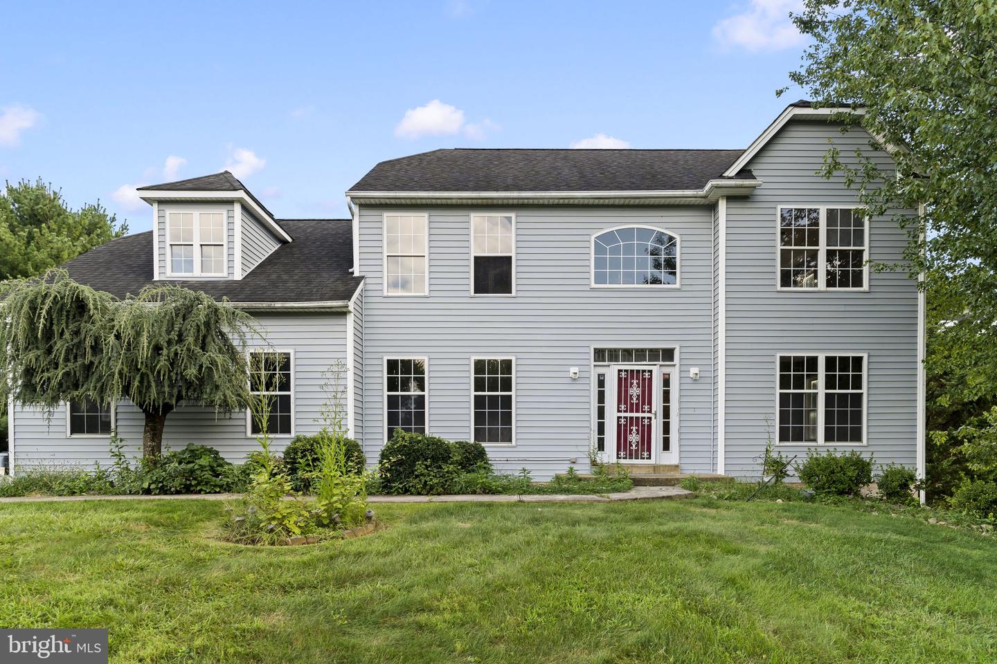 1239 Hamilton Dr — photo