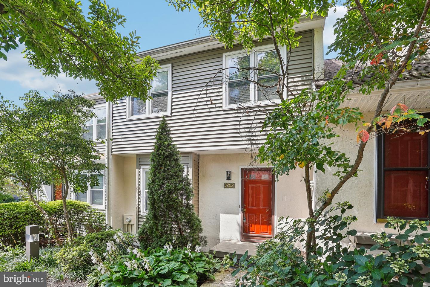 3202 Eaton Court — photo
