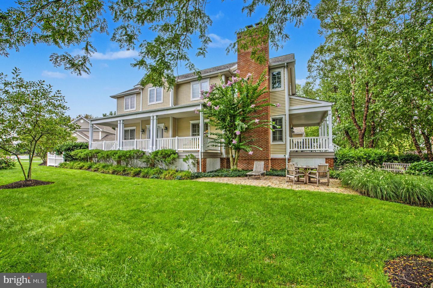 501 Mahoney Dr — photo