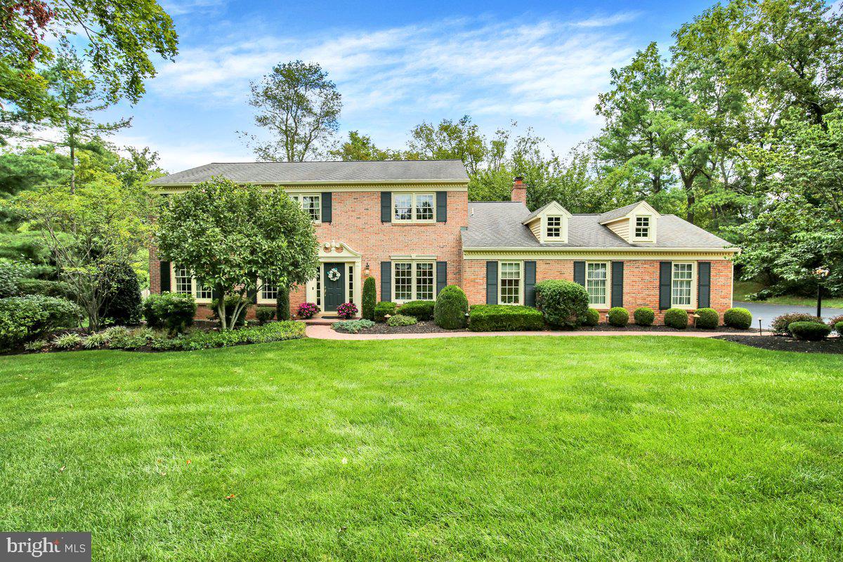 1332 N Tulip Dr — photo