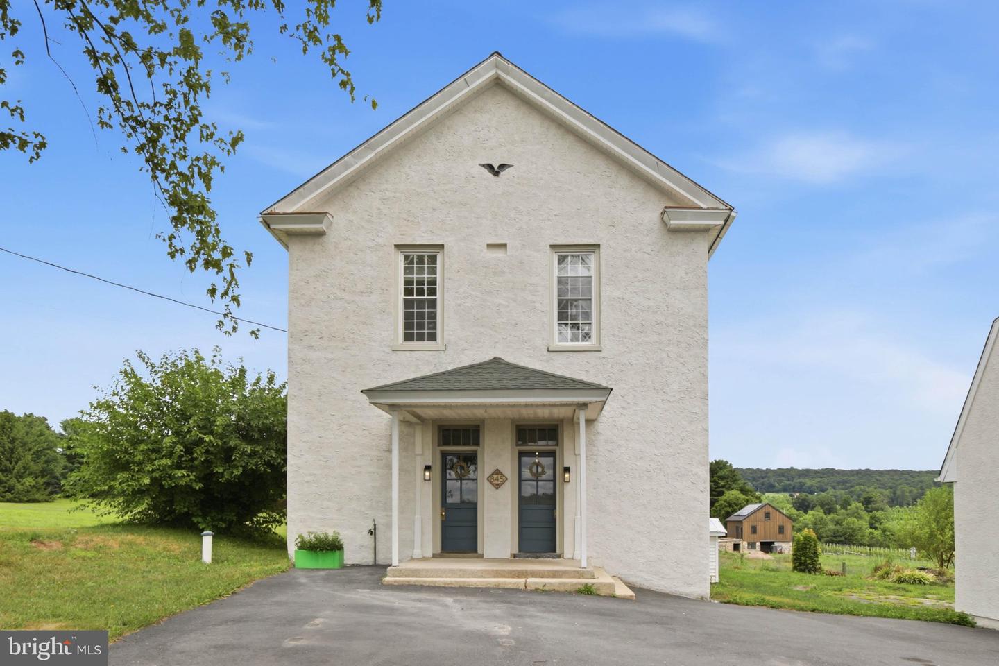 845 White School Rd — photo