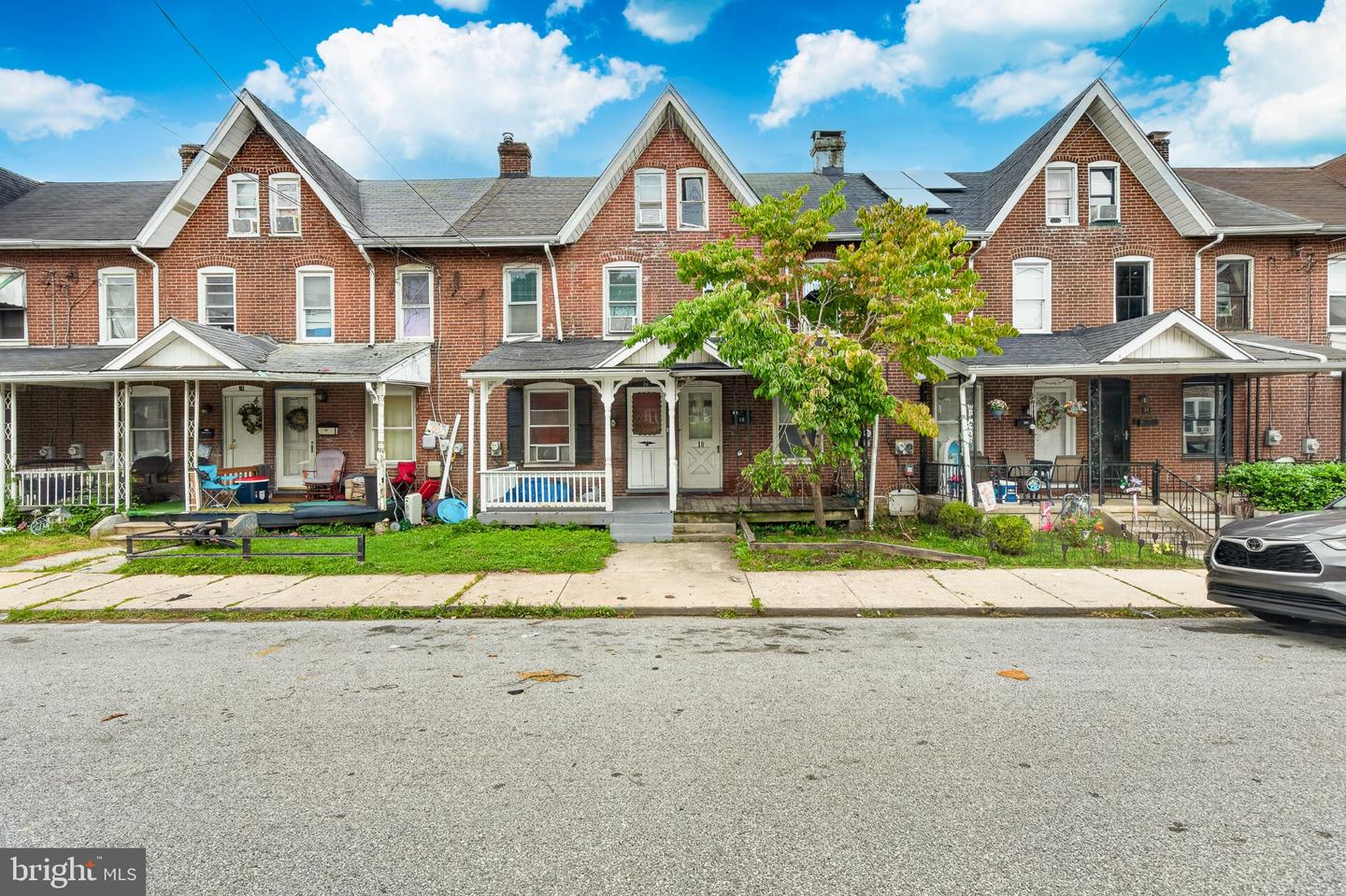 18 W 5th — photo