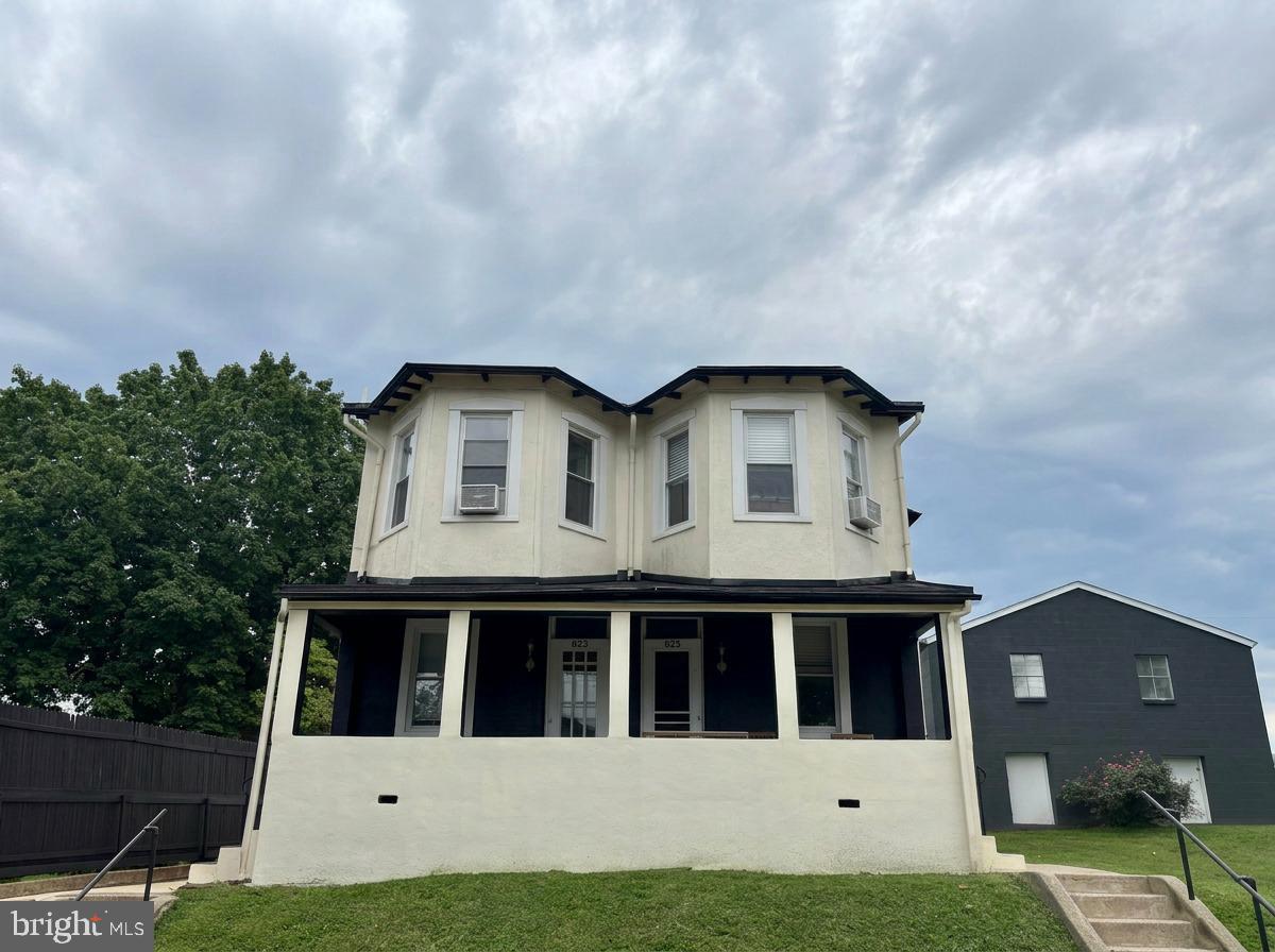825 Maple Ave — photo
