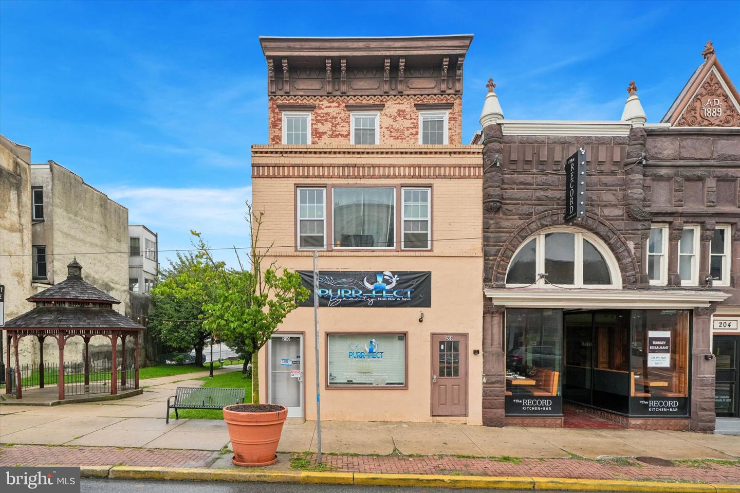 208 E Lincoln Hwy #2 — photo
