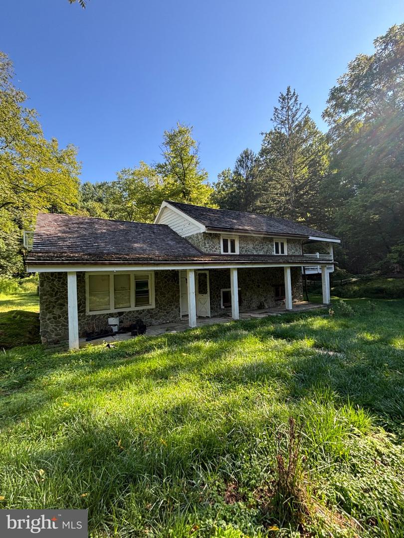 301 Corrine Rd — photo