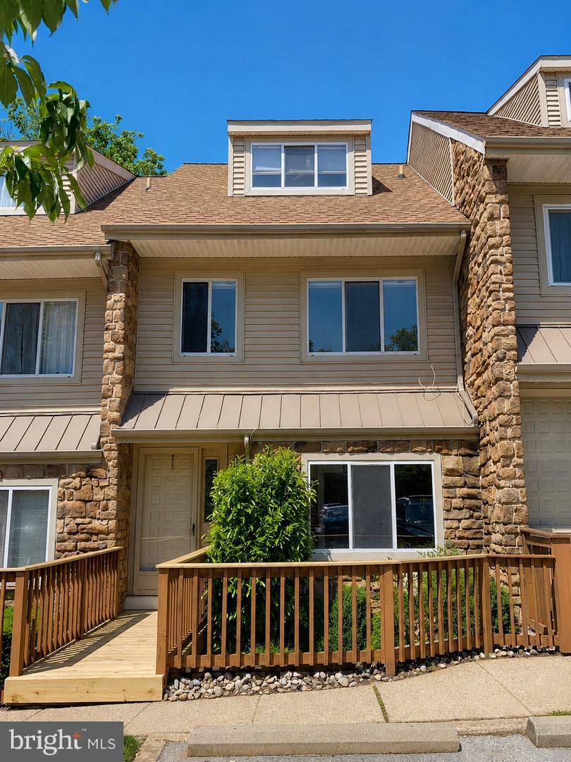 326 Brigade Ct — photo