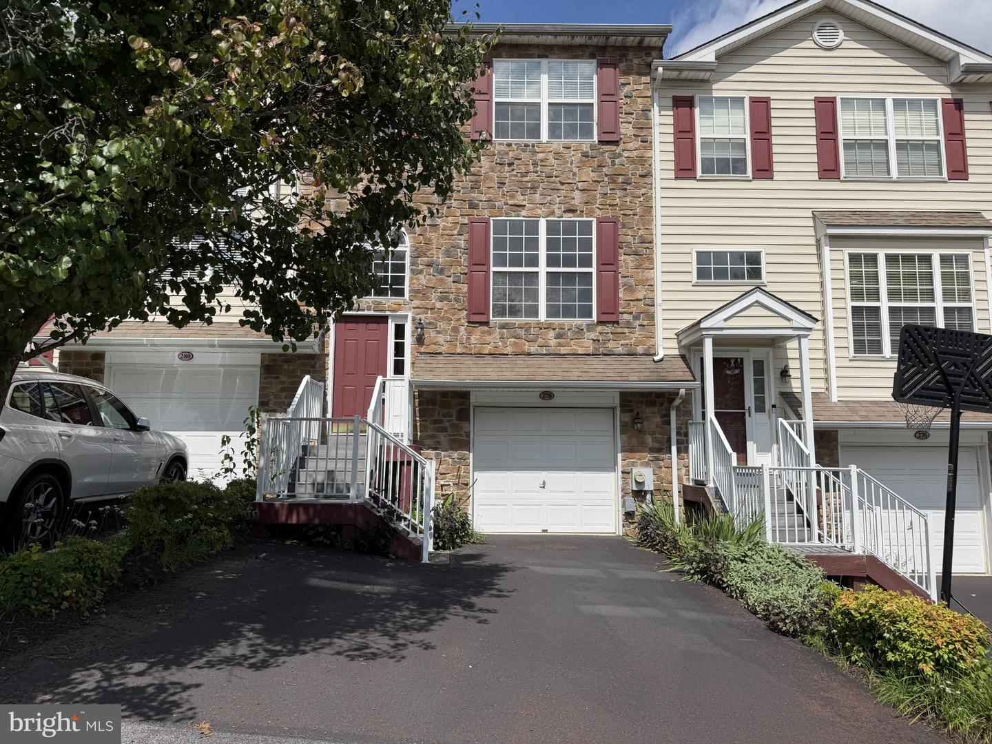 278 Yorktown Ct — photo