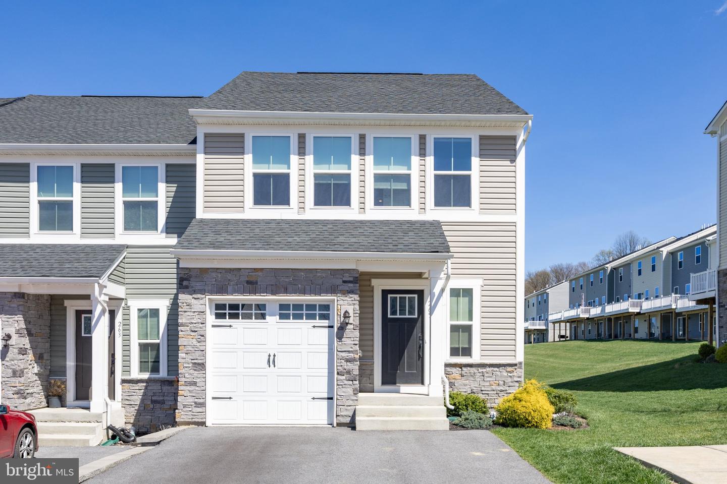 265 Chase Dr — photo