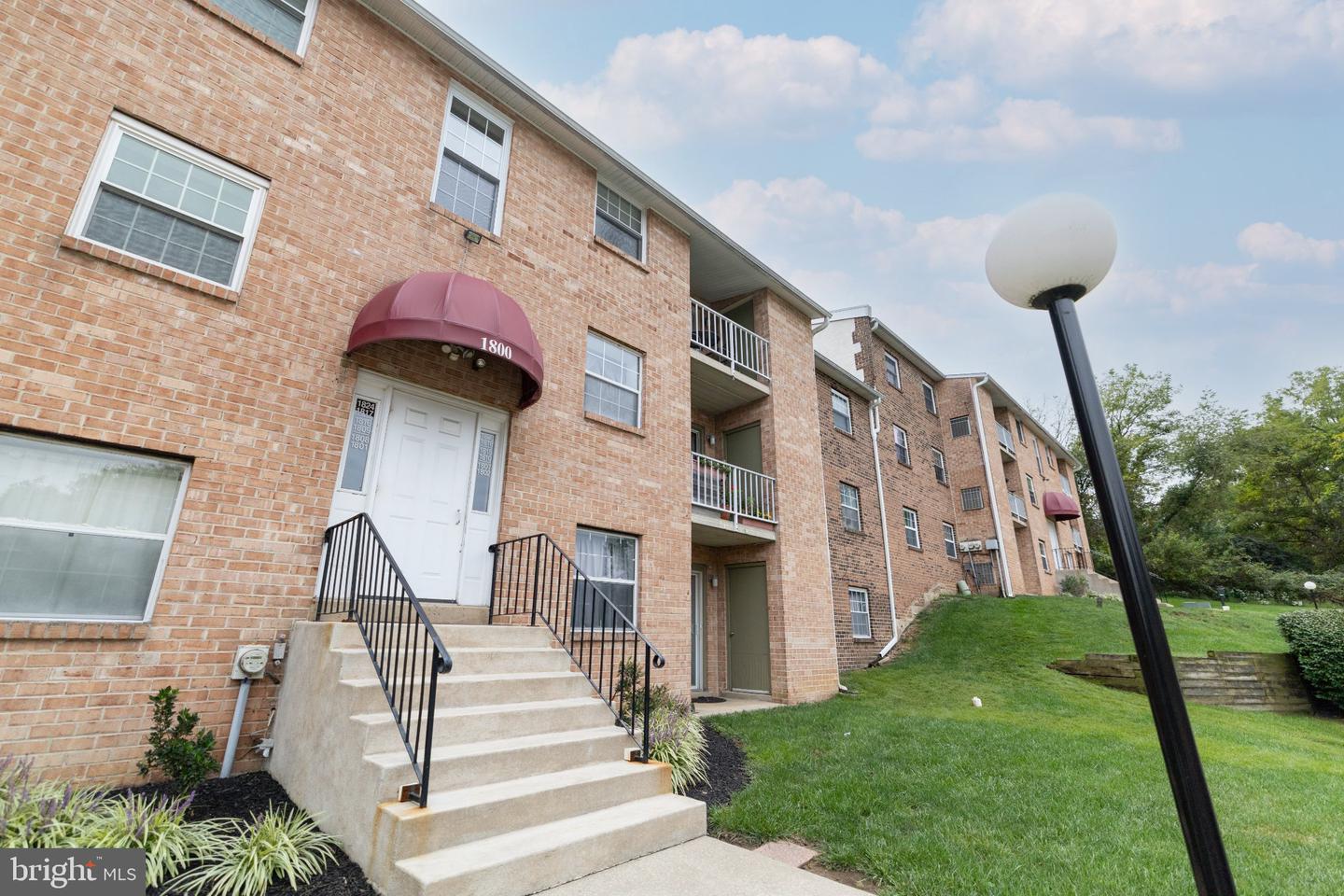 1823 Valley Dr #1823 — photo