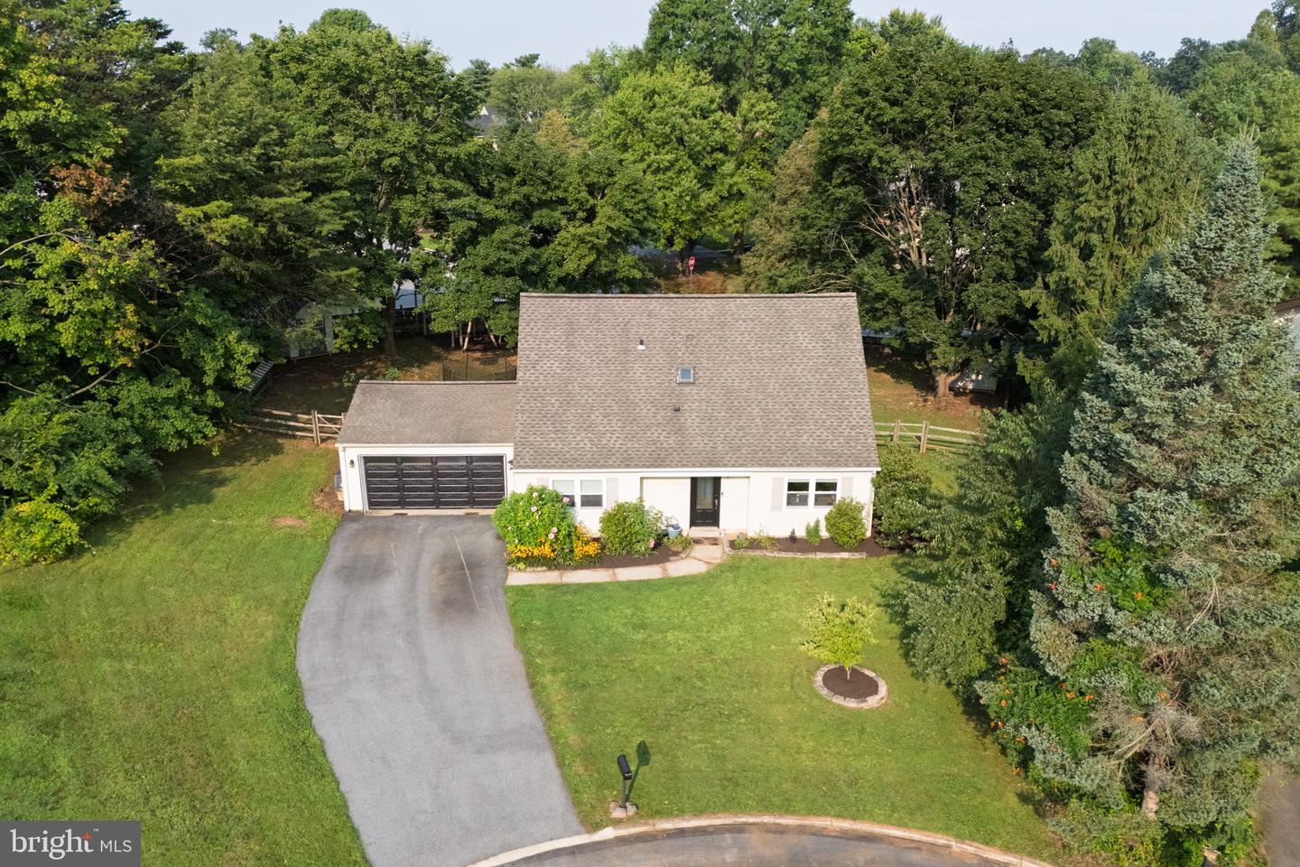 1411 Merion Terrace — photo
