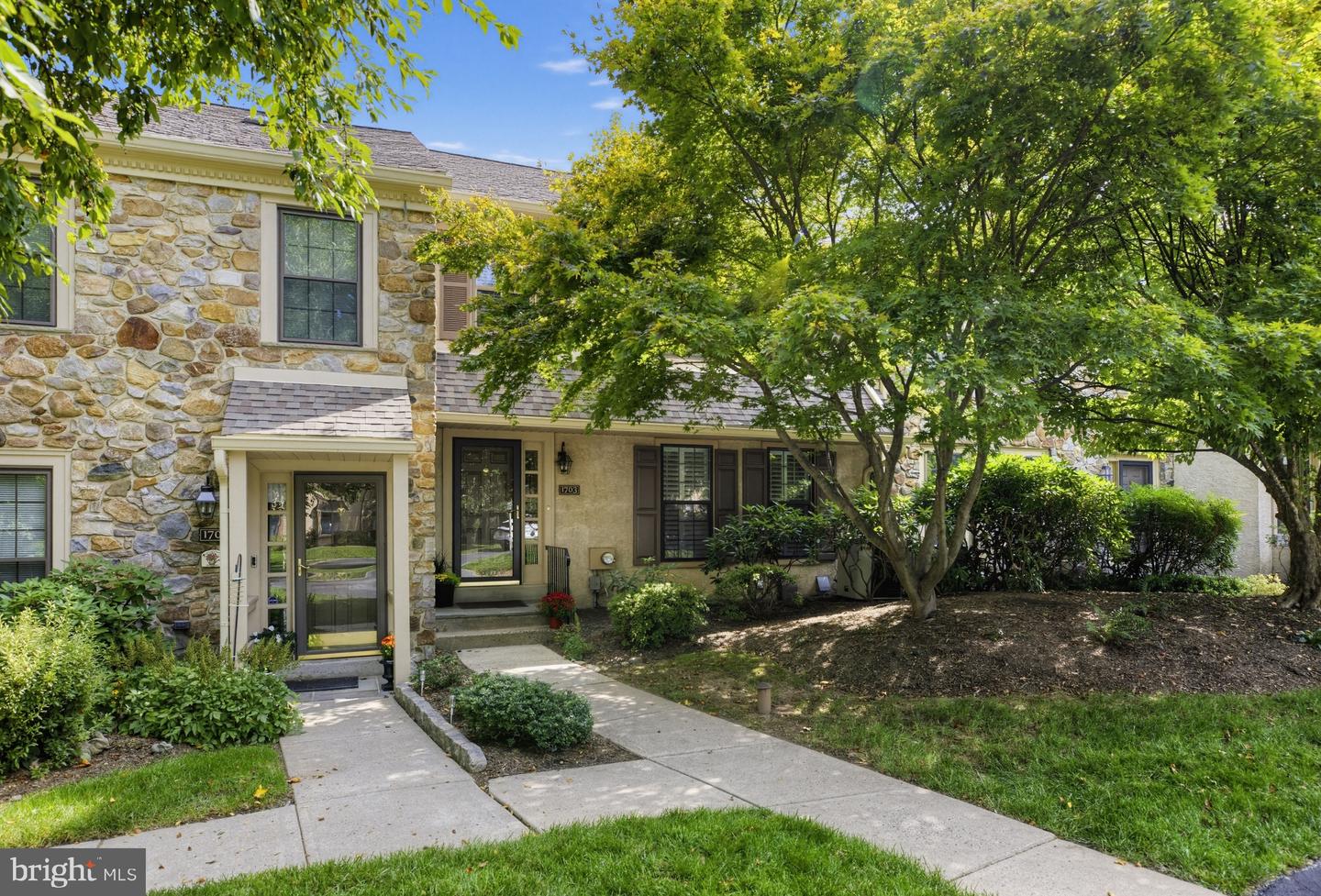 1703 Weatherstone Dr — photo
