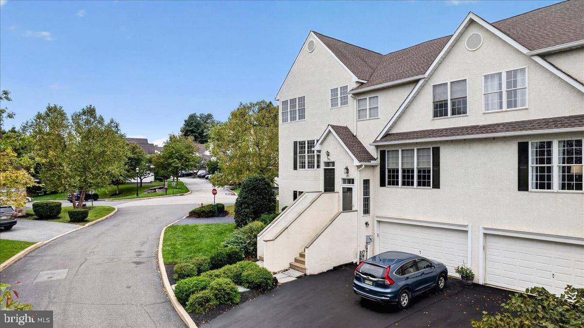 701 Whispering Brooke Dr — photo