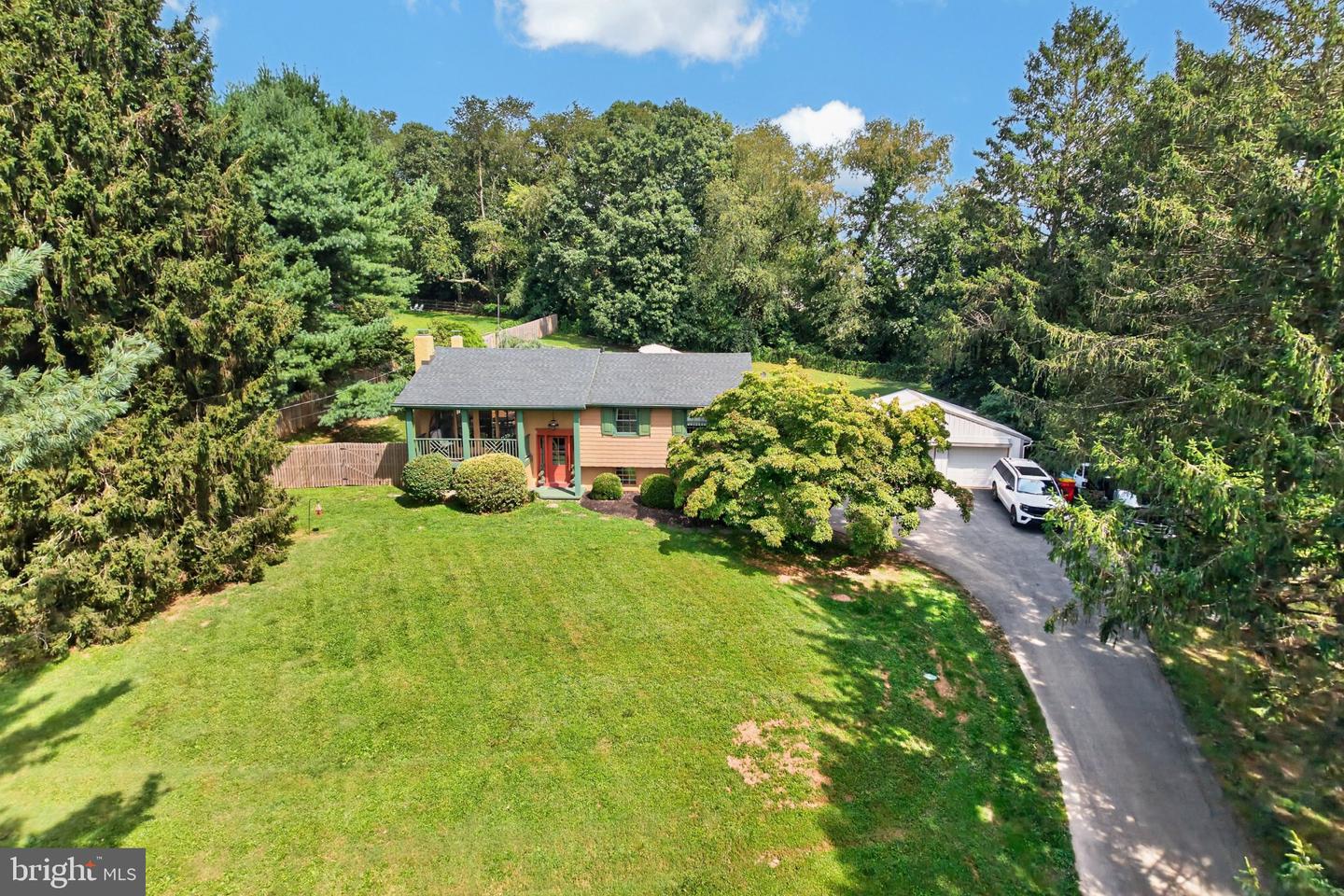 625 Locust Grove Rd — photo
