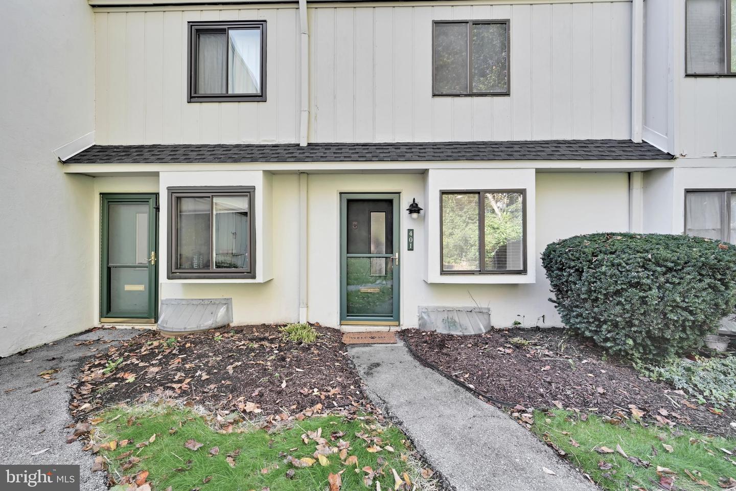 401 Summit House — photo