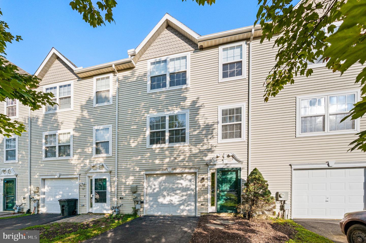 55 Marc Dr — photo