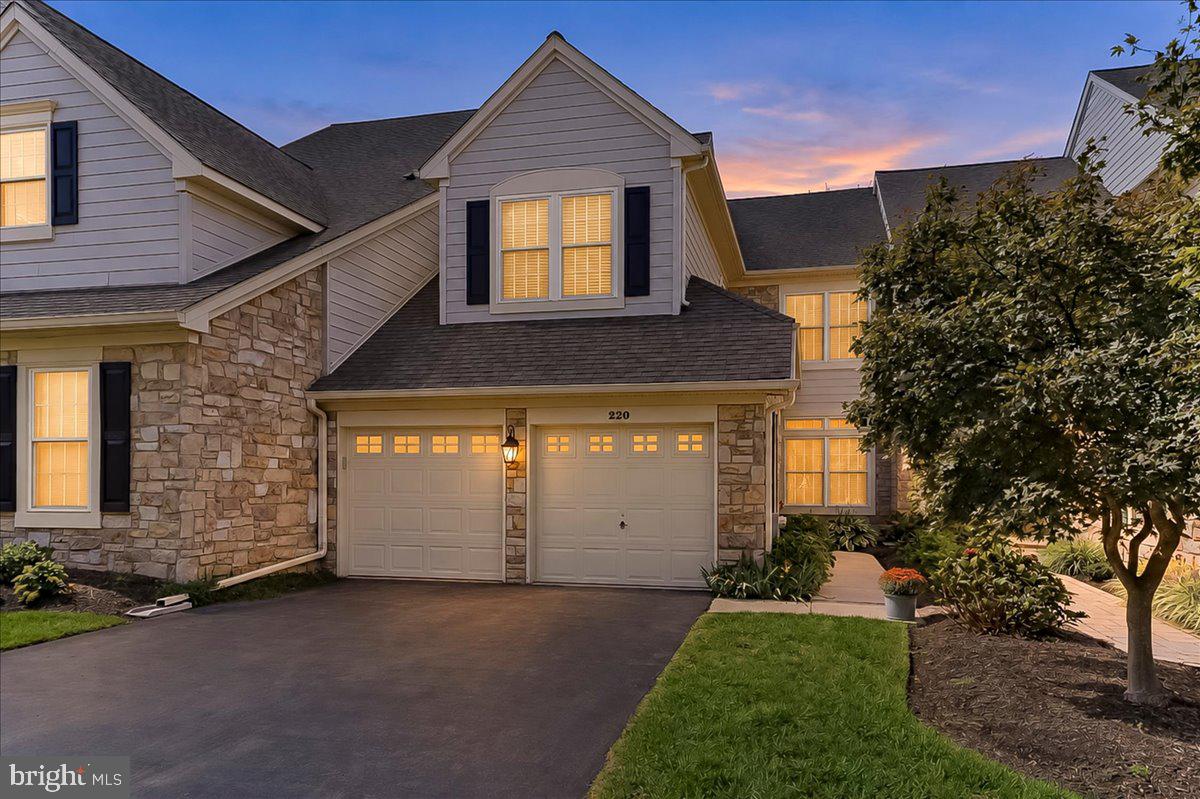 220 Greenbriar Dr — photo