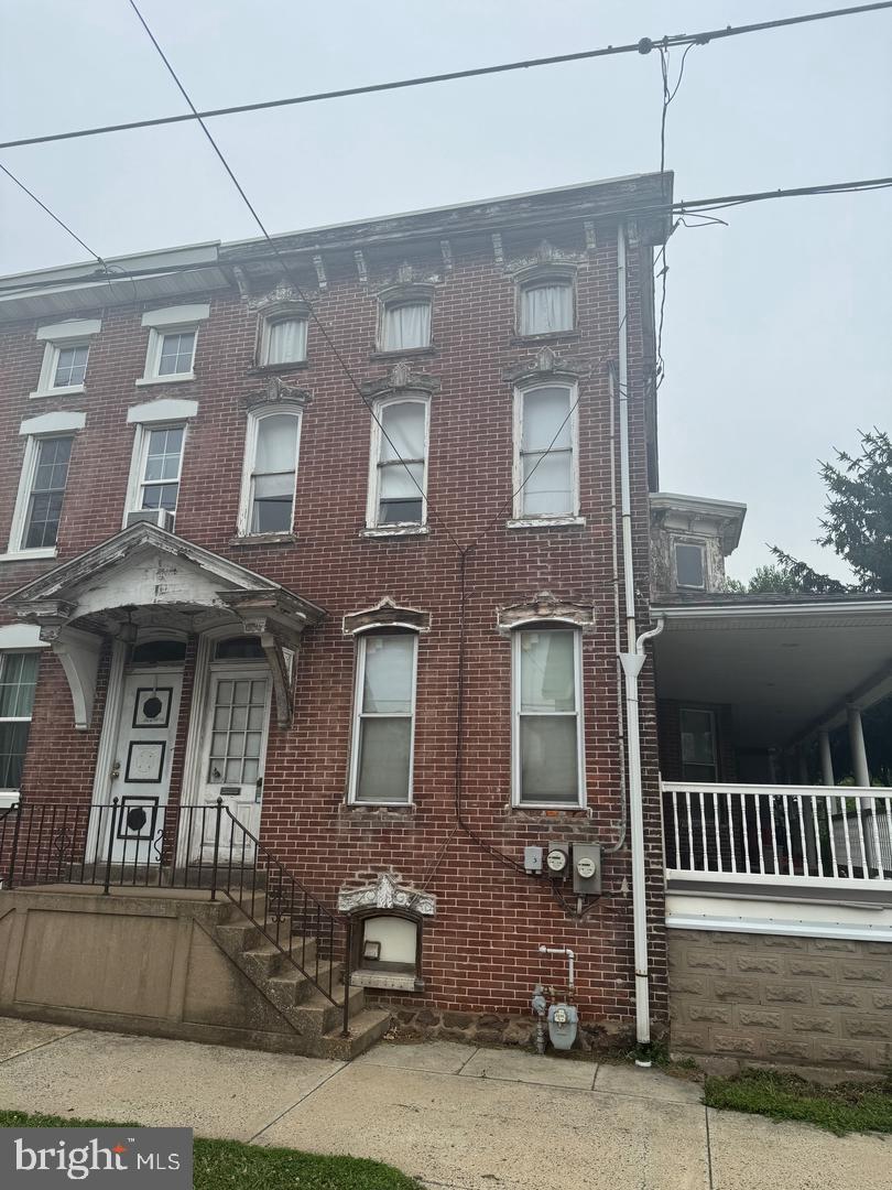 345 Bridge St — photo