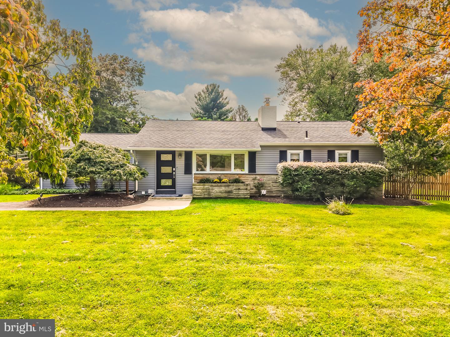 634 Overlook Dr — photo