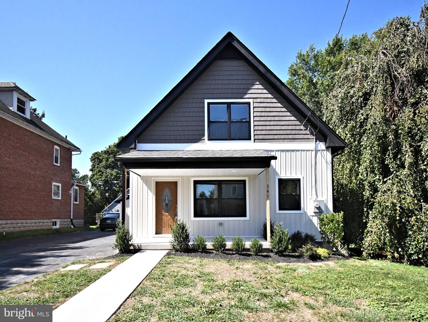 341 Laurelwood Rd — photo