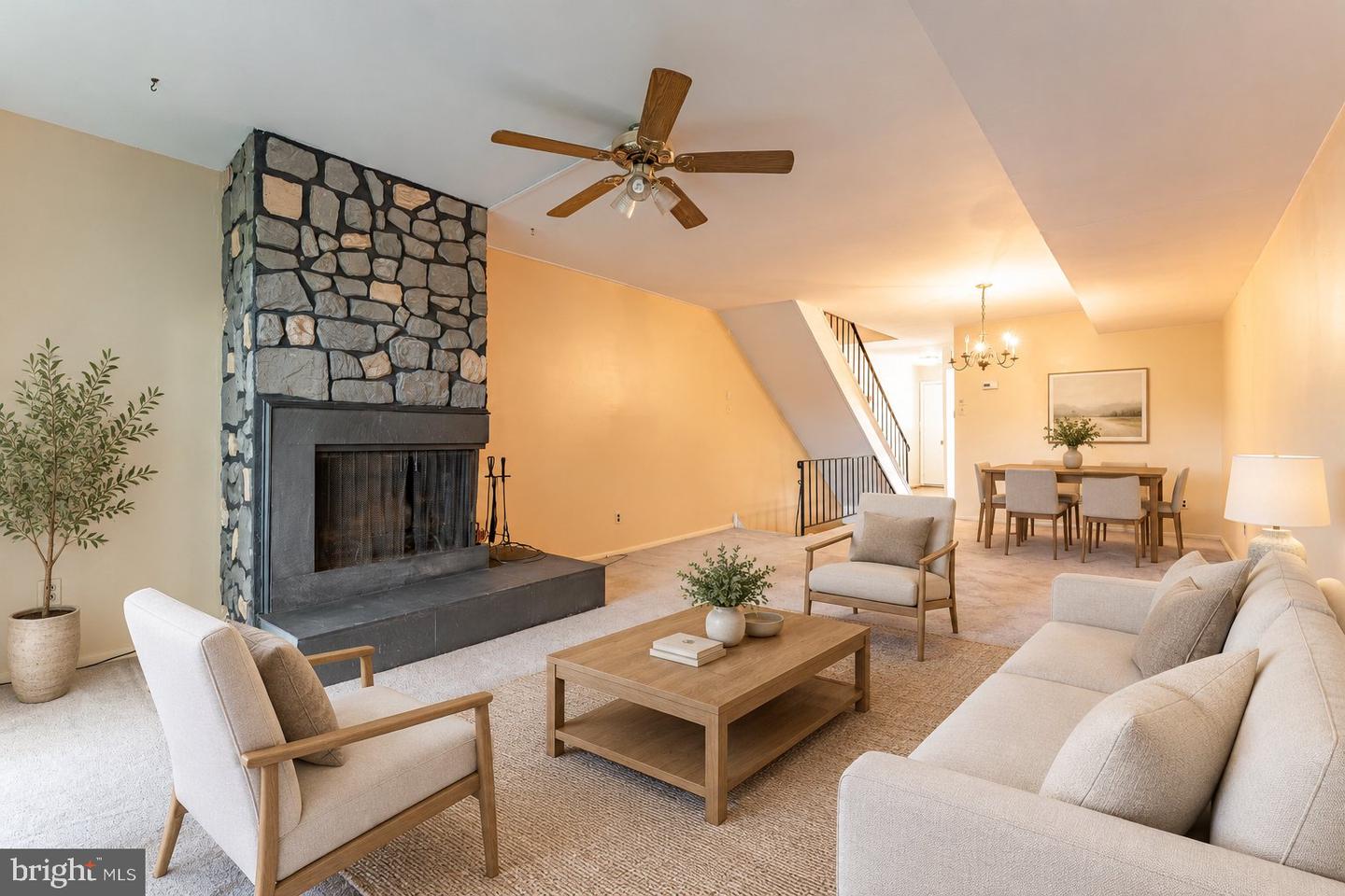 209 Summit House — photo