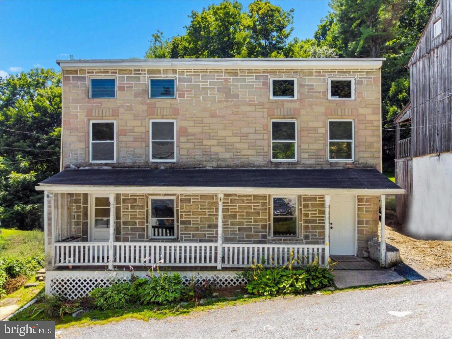 60 Irish Ln — photo