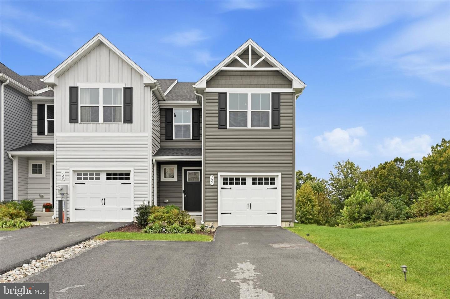 127 Lukens Mill Dr — photo