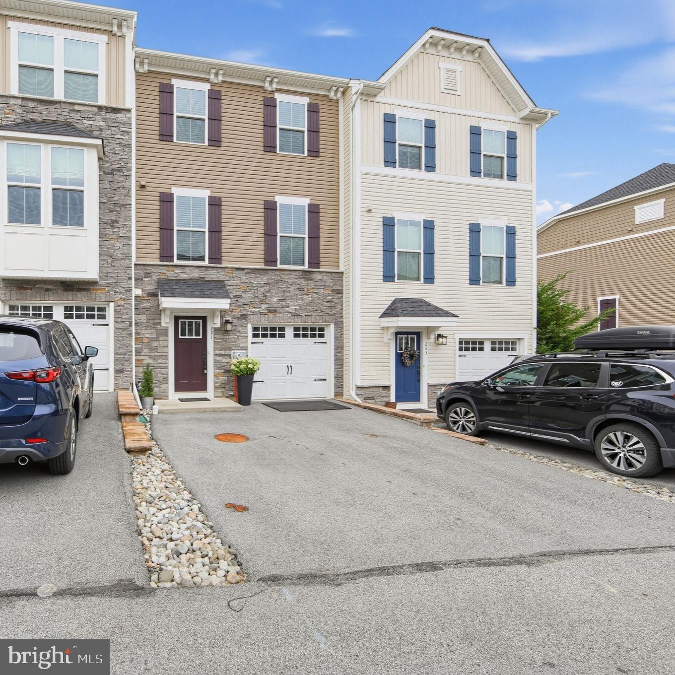 221 Sugar Maple Sq — photo