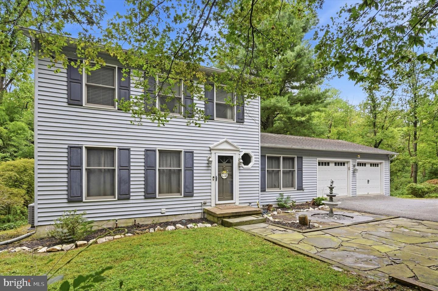 15 Castle Ln — photo