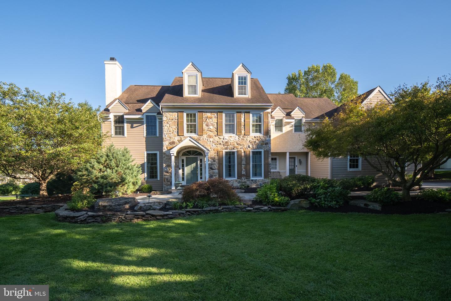 7 Gregory Ln — photo