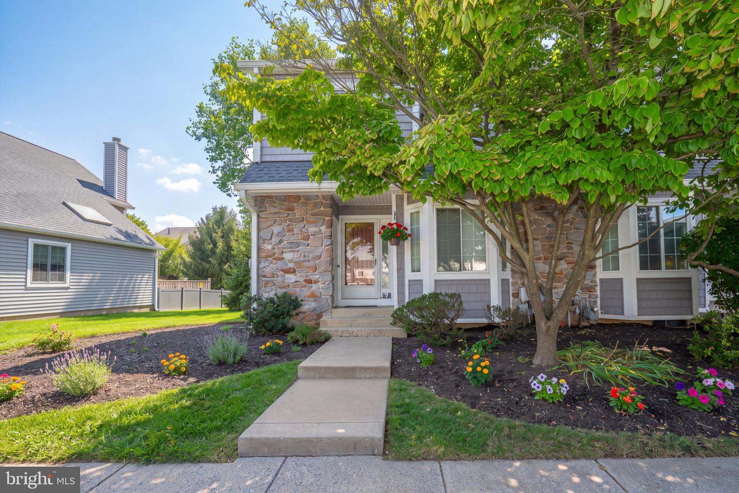 7 Lantern Ln #7 — photo