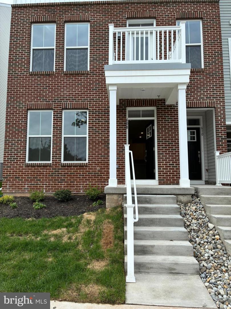 608 Brass Ln — photo