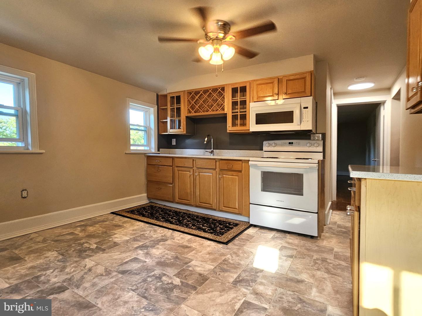 1327 Blackhorse Hill Rd — photo