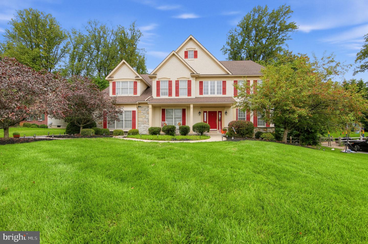 2 Roosevelt Cir — photo