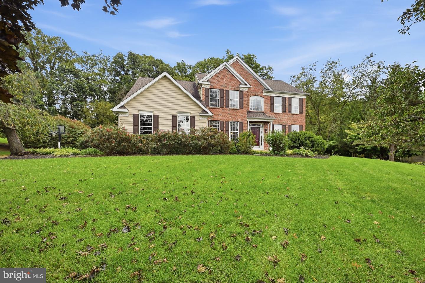 501 Falcon Dr — photo